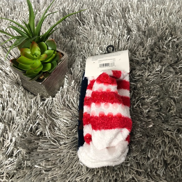 Feliz Naughty Dog 2-PACK MICRO VELOUR SLIPPER SOCK - Picture 5 of 6